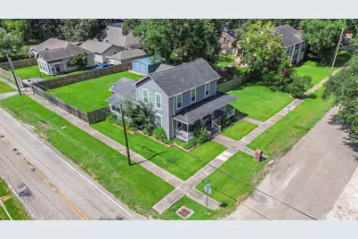 503 W Blum Street, Alvin, TX 77511 - Photo 31