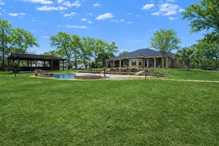 318 Sunrise Blvd, Angleton, TX 77515 - Photo 3