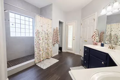 318 Sunrise Blvd, Angleton, TX 77515 - Photo 17