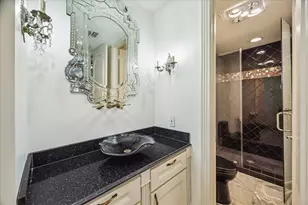 45 Bayou Pointe Dr, Houston, TX 77063 - Photo 9