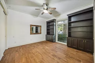 45 Bayou Pointe Dr, Houston, TX 77063 - Photo 7