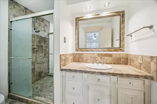 45 Bayou Pointe Dr, Houston, TX 77063 - Photo 29