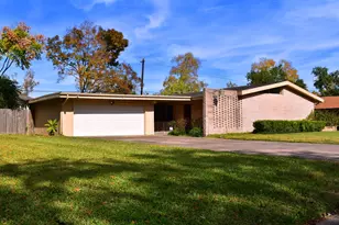 5126 Beechnut St, Houston, TX 77096 - Photo 1