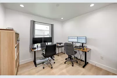 4536 Sunburst Street, Bellaire, TX 77401 - Photo 17