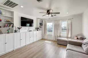 4536 Sunburst St, Bellaire, TX 77401 - Photo 3