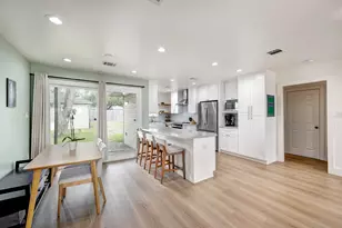 4536 Sunburst St, Bellaire, TX 77401 - Photo 5