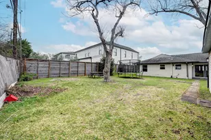 4536 Sunburst St, Bellaire, TX 77401 - Photo 19