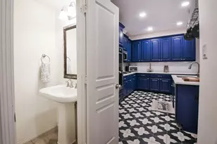 1111 W 26th St, Houston, TX 77008 - Photo 11