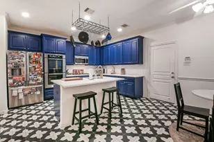 1111 W 26th St, Houston, TX 77008 - Photo 9