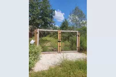 1153 County Road 3556, Cleveland, TX 77327 - Photo 3