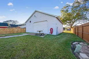 805 Lake View Dr, Montgomery, TX 77356 - Photo 35