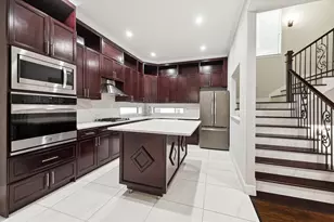 1620 W 24th St, Houston, TX 77008 - Photo 3