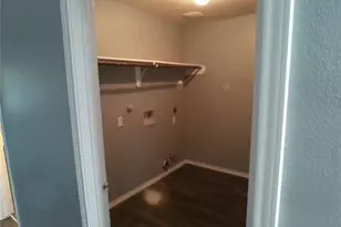 10133 Teneha Dr, Houston, TX 77033 - Photo 9