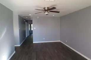 10133 Teneha Dr, Houston, TX 77033 - Photo 7