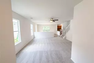 939 Staffordale Manor Ln, Houston, TX 77047 - Photo 3