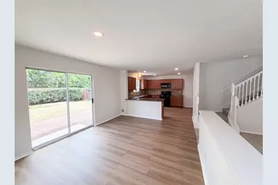 939 Staffordale Manor Lane, Houston, TX 77047 - Photo 9