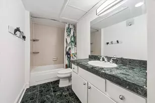 7575 Katy Fwy, Houston, TX 77024 - Photo 19