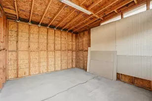 3521 Burgundy Ln, Houston, TX 77023 - Photo 25