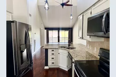 178 April Point N Drive N, Montgomery, TX 77356 - Photo 5