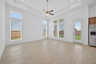 13613 Windward Mist Dr, Texas City, TX 77568 - Photo 5