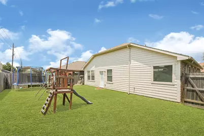 10626 Pine Meadows Boulevard, Baytown, TX 77523 - Photo 15