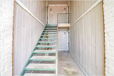 1950 Spenwick Drive #302, Houston, TX 77055 - Photo 3