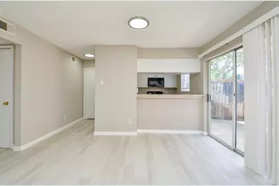 1950 Spenwick Drive #302, Houston, TX 77055 - Photo 7