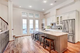 1348 W 25th St, Houston, TX 77008 - Photo 17