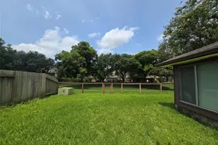 3434 Streamside Ln, Sugar Land, TX 77479 - Photo 9