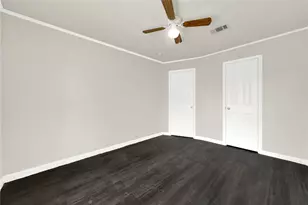 6819 Crestmont St, Houston, TX 77033 - Photo 13