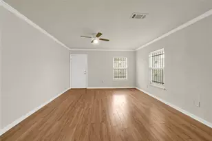 6819 Crestmont St, Houston, TX 77033 - Photo 3