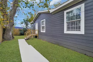 6819 Crestmont St, Houston, TX 77033 - Photo 1