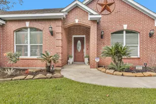 303 Beaumont Dr, Magnolia, TX 77354 - Photo 3