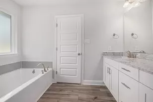 13714 Seneca Lk Dr, Texas City, TX 77568 - Photo 9