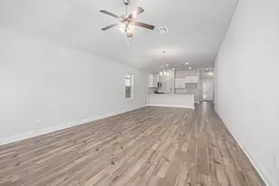 13714 Seneca Lk Dr, Texas City, TX 77568 - Photo 5