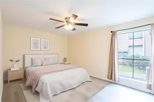 700 Thicket Ln, Houston, TX 77079 - Photo 3