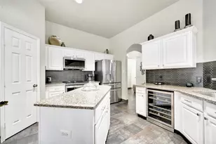 1718 Buckingham Dr, Pasadena, TX 77504 - Photo 9