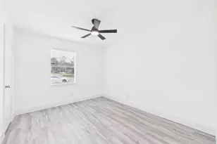 5814 Fontenelle Dr, Houston, TX 77035 - Photo 15