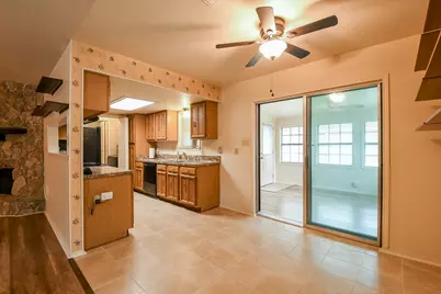 3306 Sycamore Springs Drive, Houston, TX 77339 - Photo 13