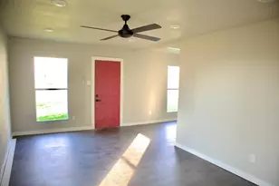 428 Van Molan St, Houston, TX 77022 - Photo 5