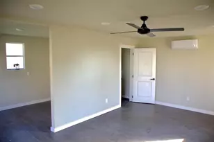 428 Van Molan St, Houston, TX 77022 - Photo 9