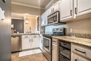 2111 Welch St, Houston, TX 77019 - Photo 13