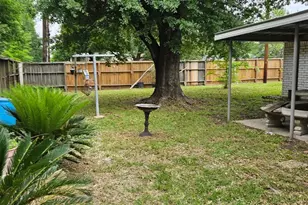 206 W Mitchell Rd, Houston, TX 77037 - Photo 11