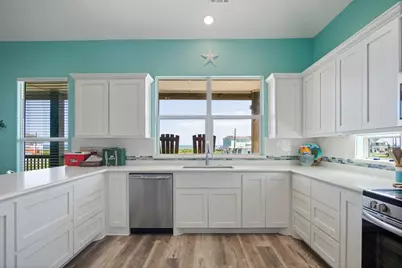 708 Colby Court, Port Bolivar, TX 77650 - Photo 11