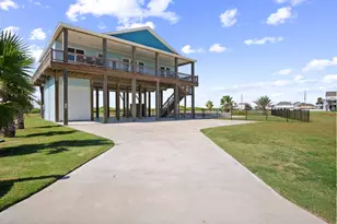 708 Colby Ct, Port Bolivar, TX 77650 - Photo 1