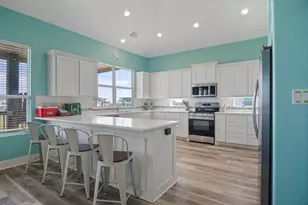 708 Colby Ct, Port Bolivar, TX 77650 - Photo 9