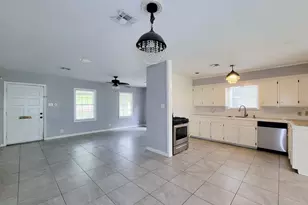 1110 Woods Dr, Liberty, TX 77575 - Photo 17