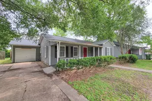 1110 Woods Dr, Liberty, TX 77575 - Photo 3