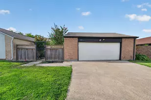 6 Quailwood Dr, Baytown, TX 77521 - Photo 3