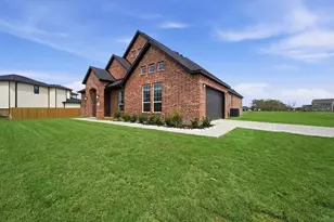 1051 Lakeland Cir, Rosharon, TX 77583 - Photo 3